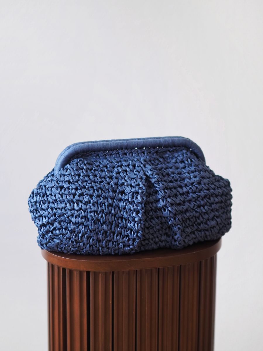 Raffia pouch-veske blå