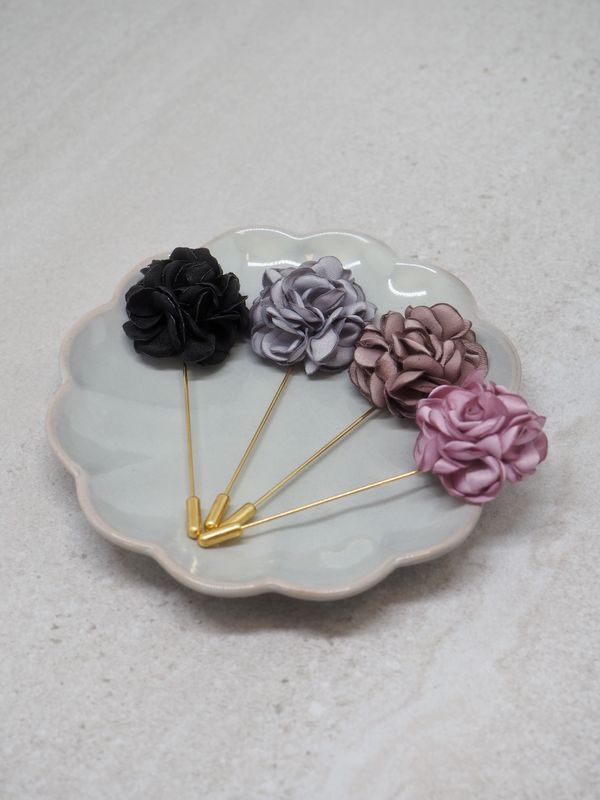 Rose pin svart