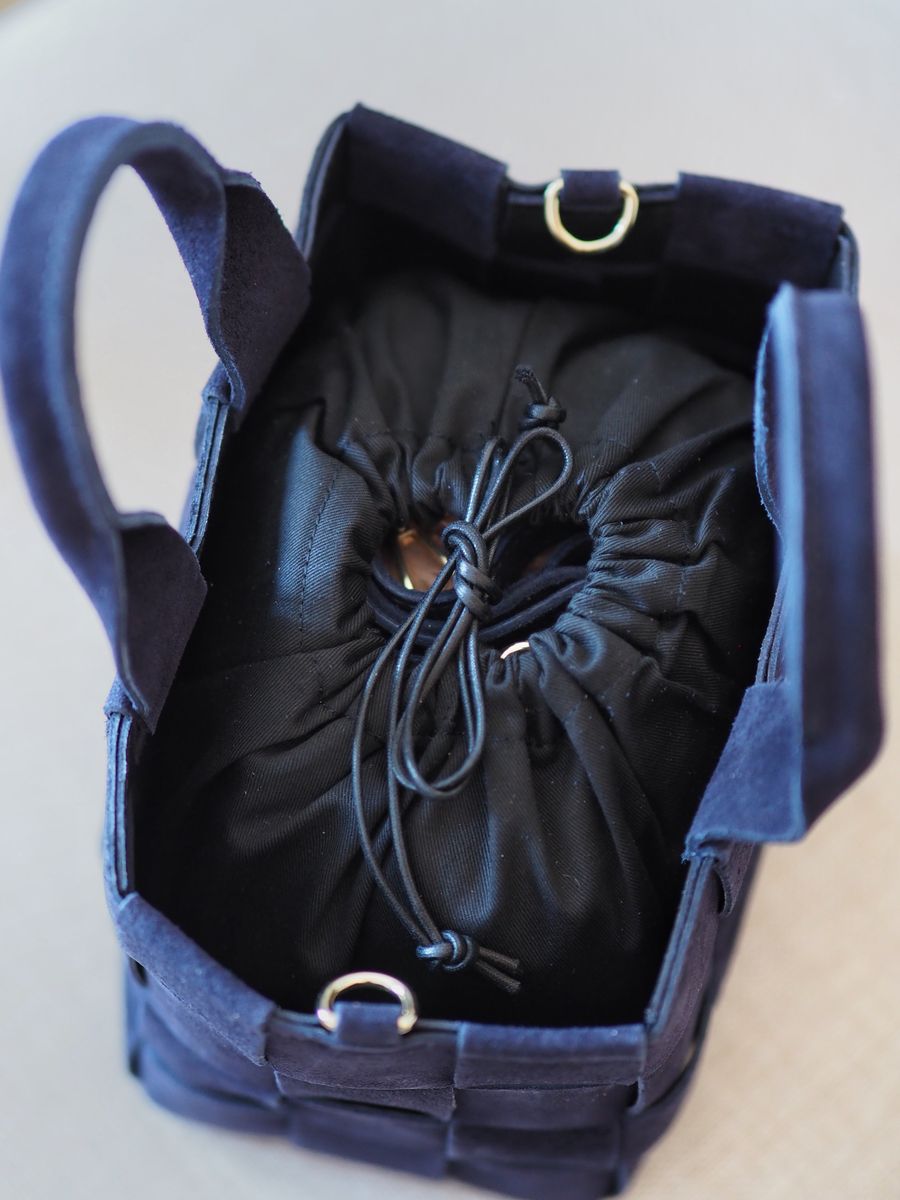 Flettet semsket skinnveske mørkeblå