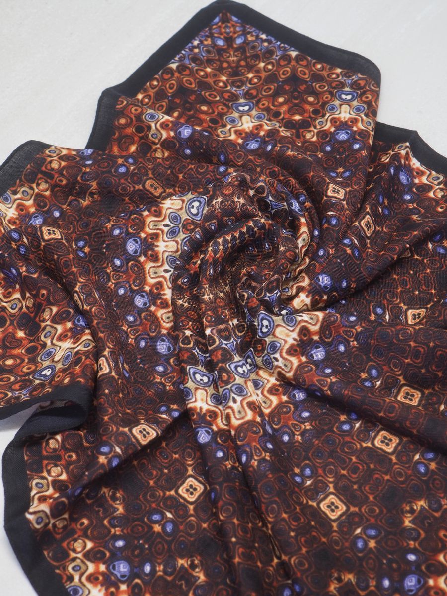 Lunt skjerf i mørkebrun og lilla