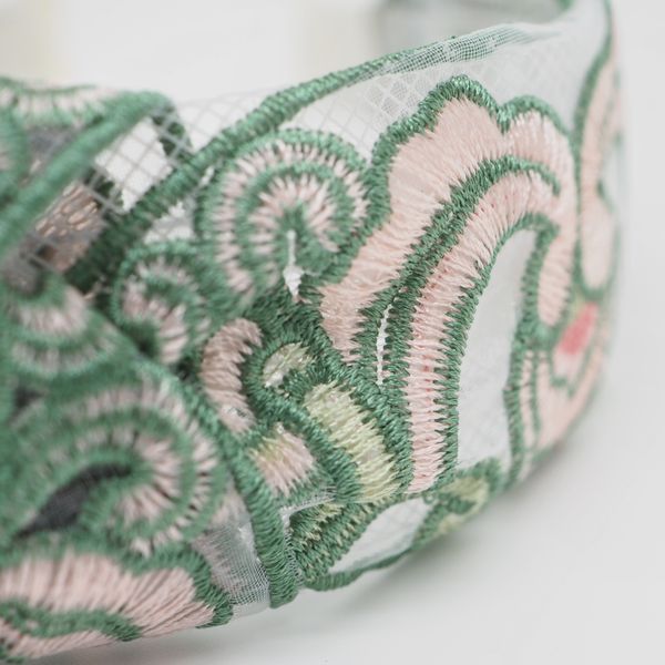 Bilde av Hårbøyle brodert grønn og rosa