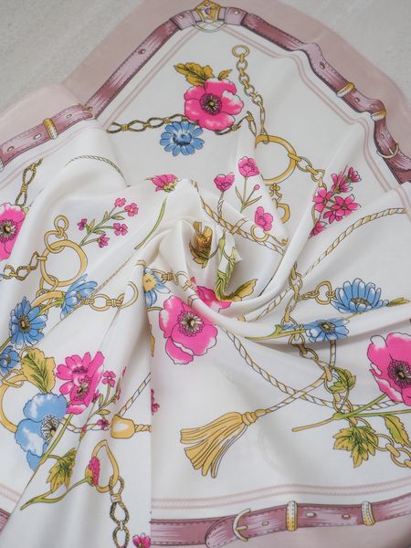 Hovedbilde Satengskjerf rosa og hvit