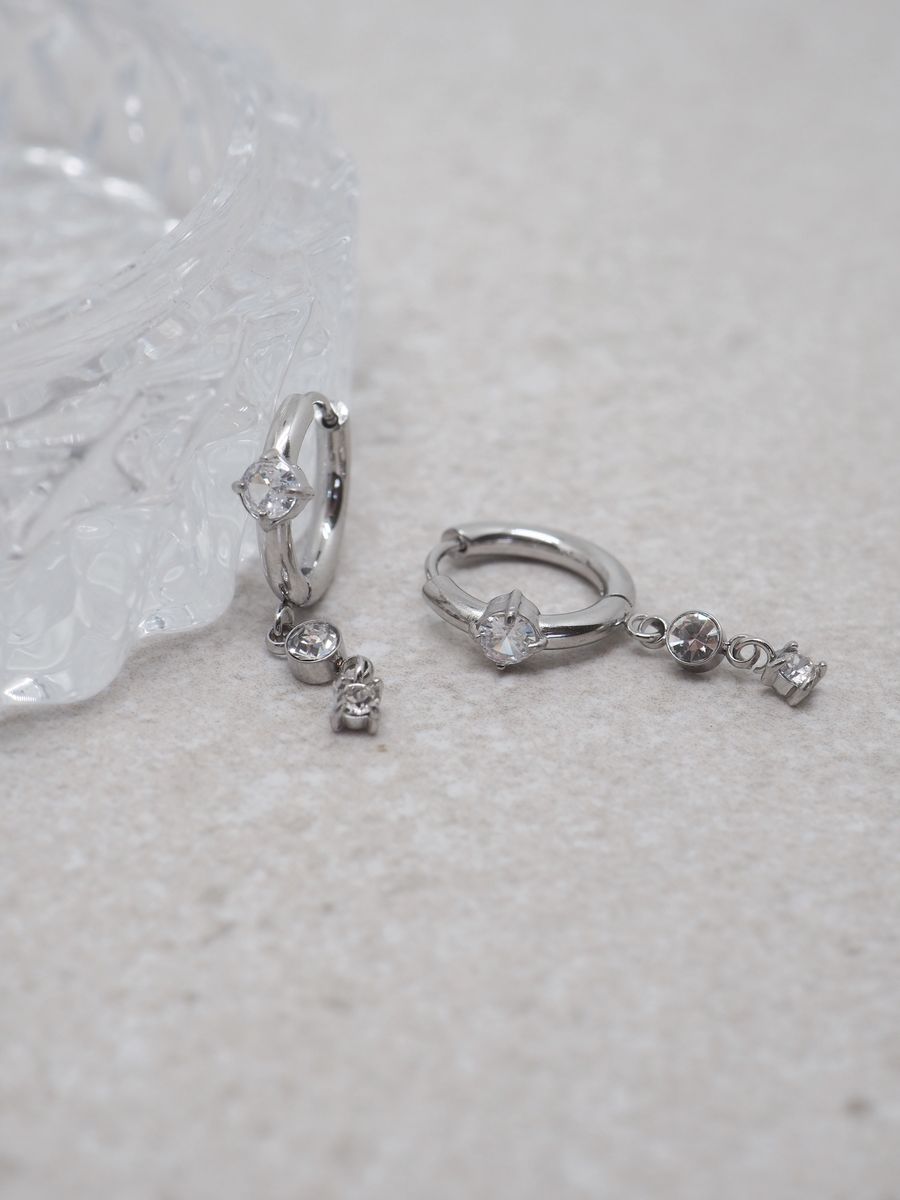 7DAYS øredobber med zirkonheng