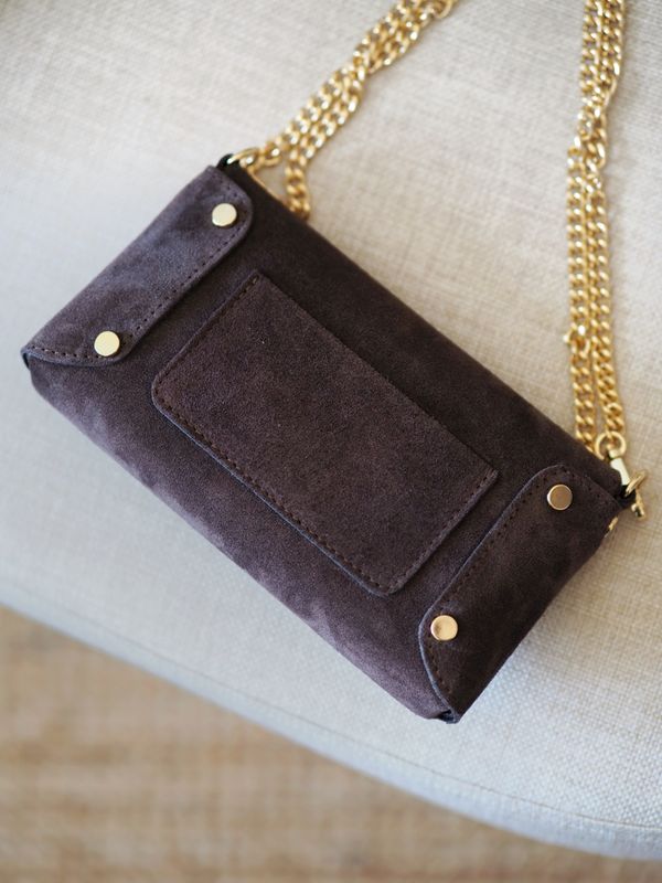 Clutch semsket skinn mørkebrun