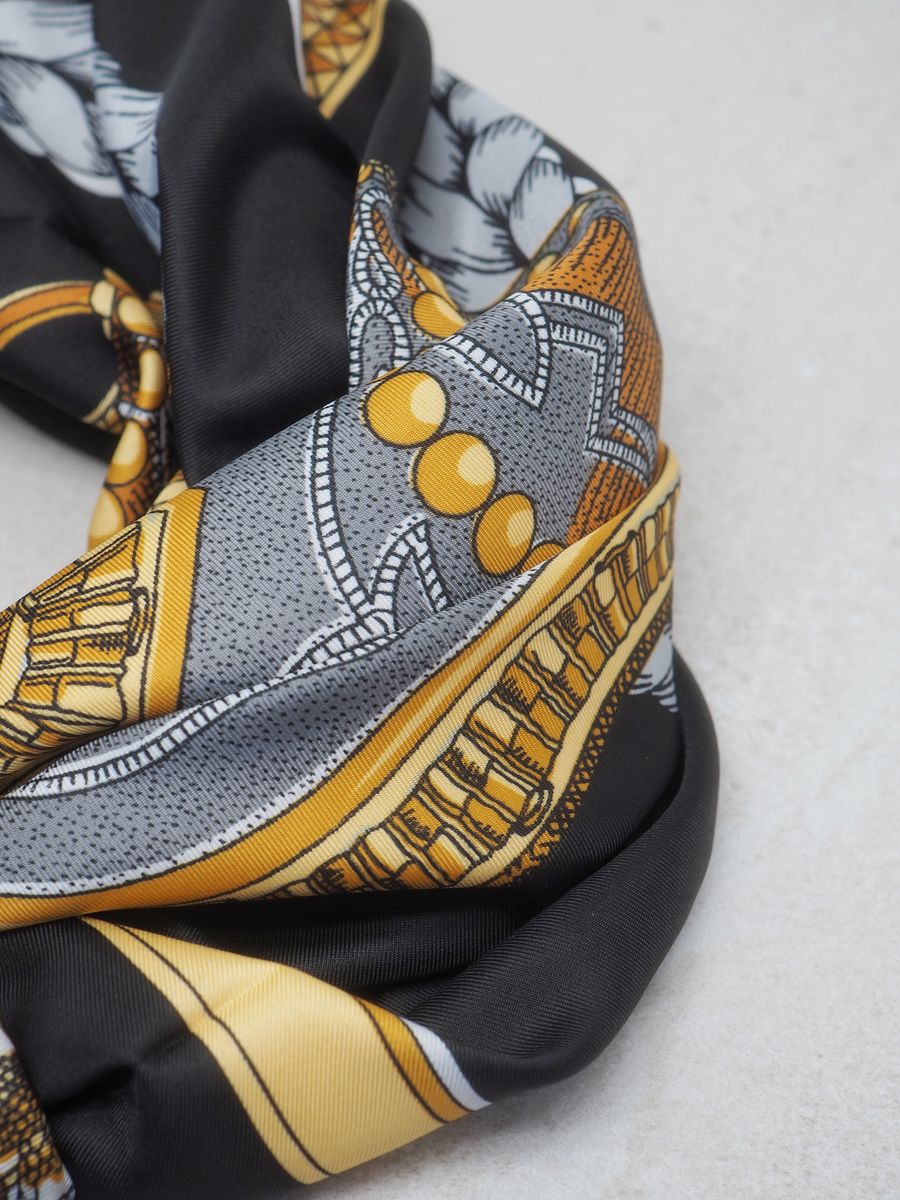 Stort skjerf i silkeblanding svart og brun