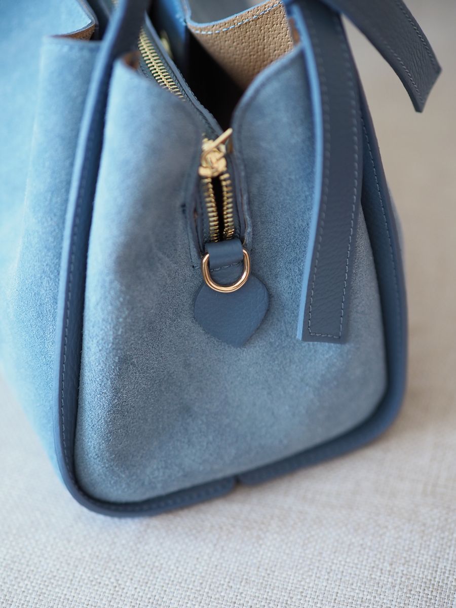 Semsket skinnveske lyseblå