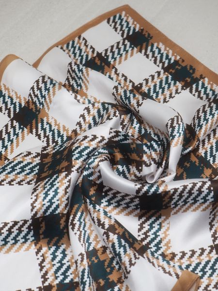 Hovedbilde 7DAYS silkeskjerf mini ruter