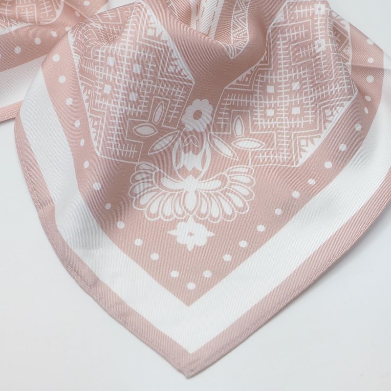 Silkeskjerf medium rosa og offwhite