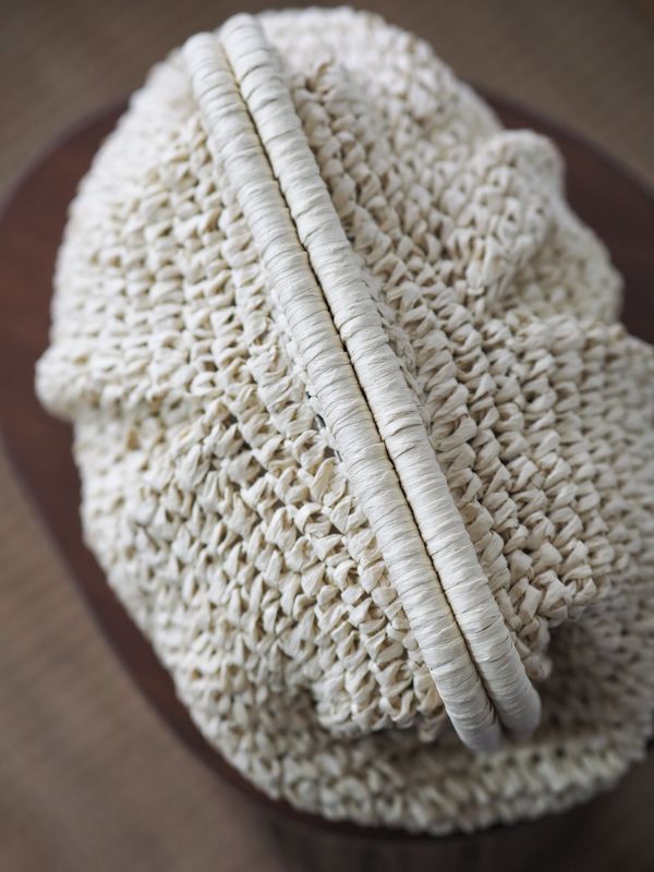 Raffia pouch-veske off-white