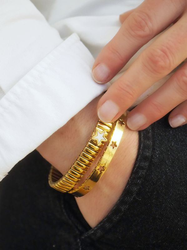 7DAYS armring med strikk i stål emaljert stjerne gullfarget