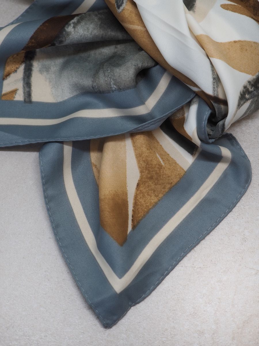 Stort skjerf i silkeblanding brun og blåtoner