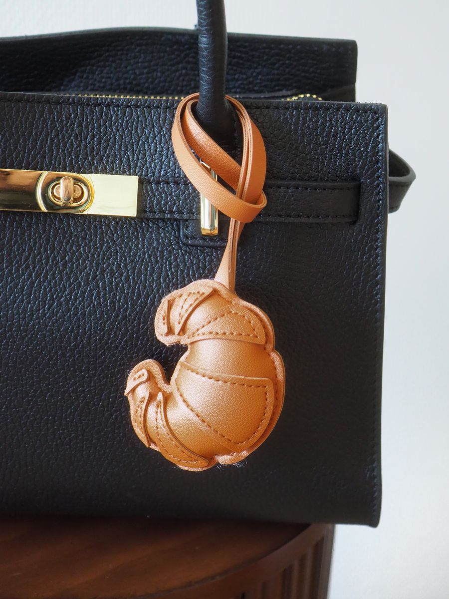 Veskepynt croissant konjakk