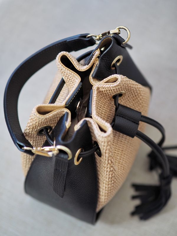 Raffia pumpadurveske svart