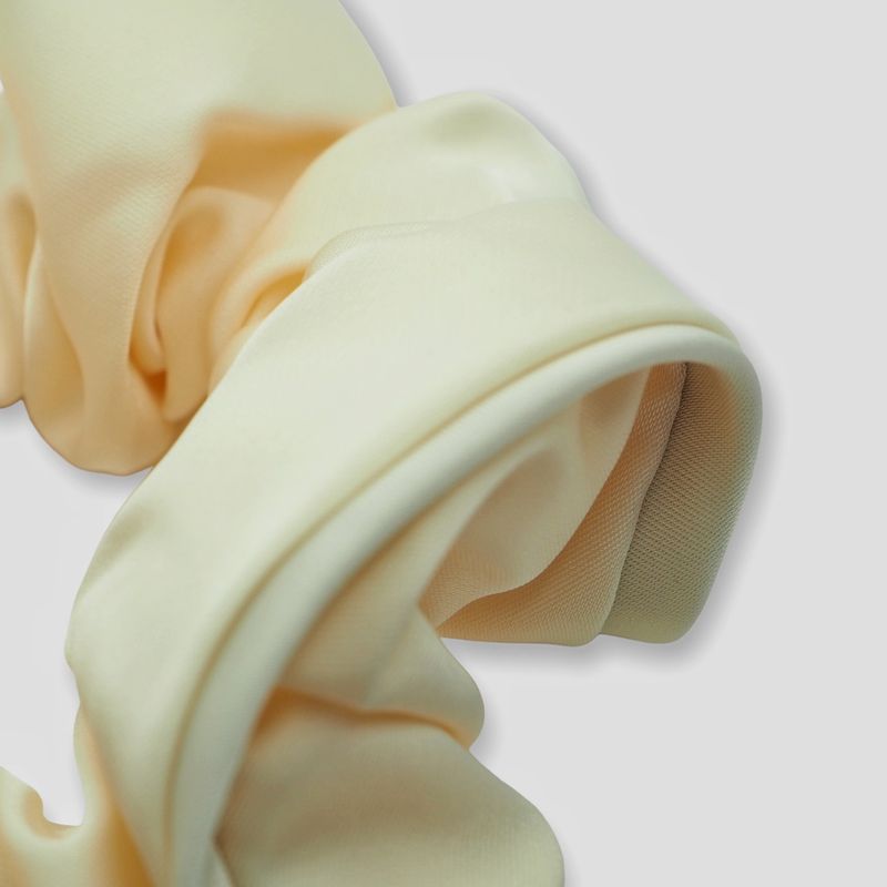 Hårstrikk i sateng beige