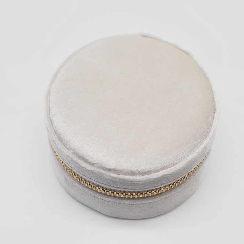 Smykkeskrin i velur rund off-white