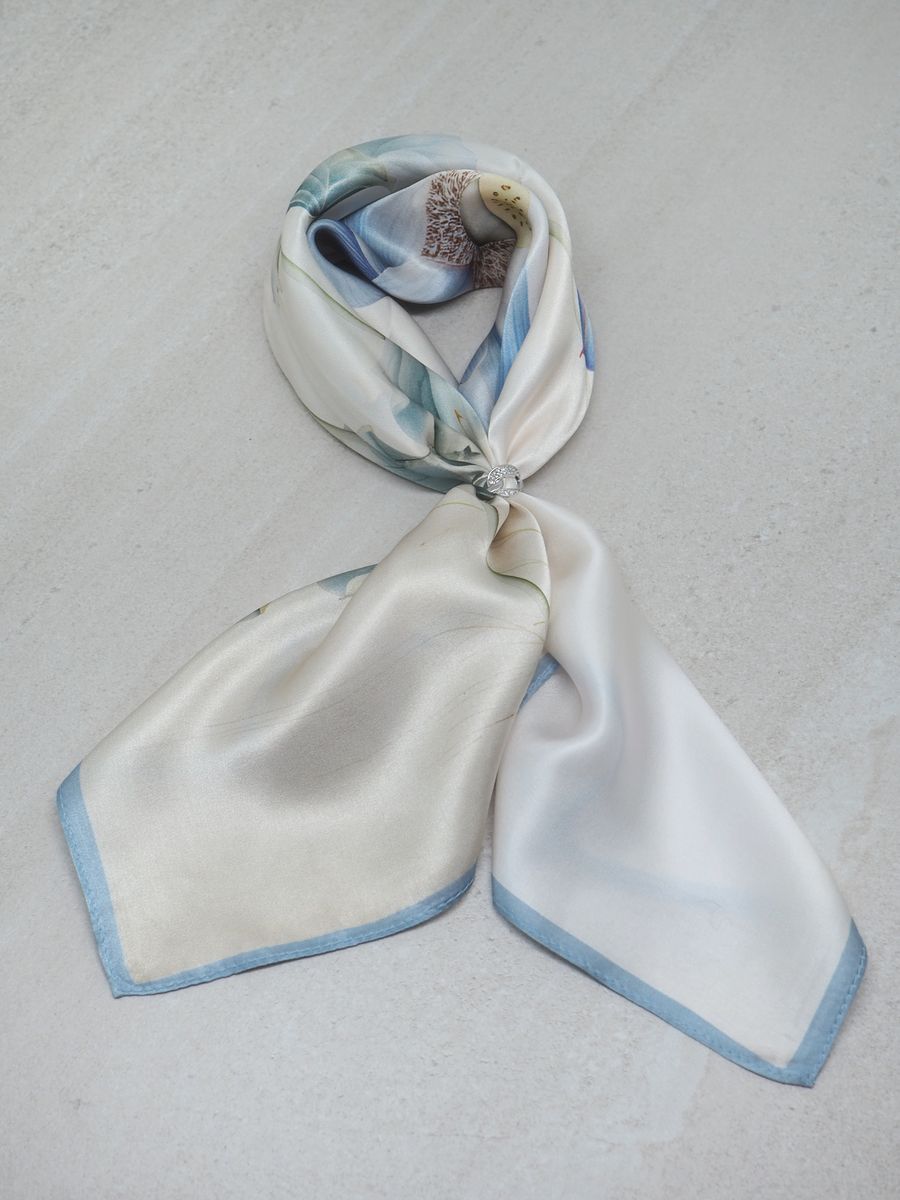 Skjerfnål oval sølvfarget