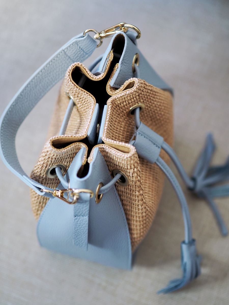 Raffia pumpadurveske dueblå