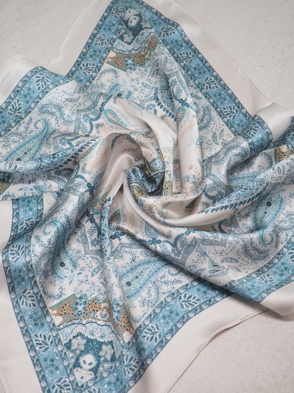 7DAYS silkeskjerf mini lyseblå og off-white